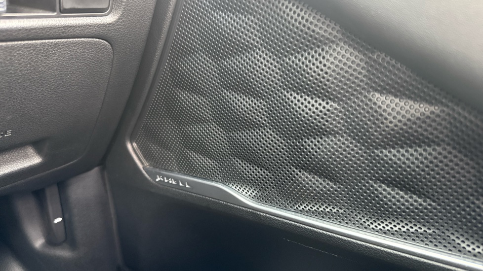 Hyundai SANTA FE 1.6 TGDi Plug-in Hybrid Premium 5dr 4WD Auto Estate - Image 34