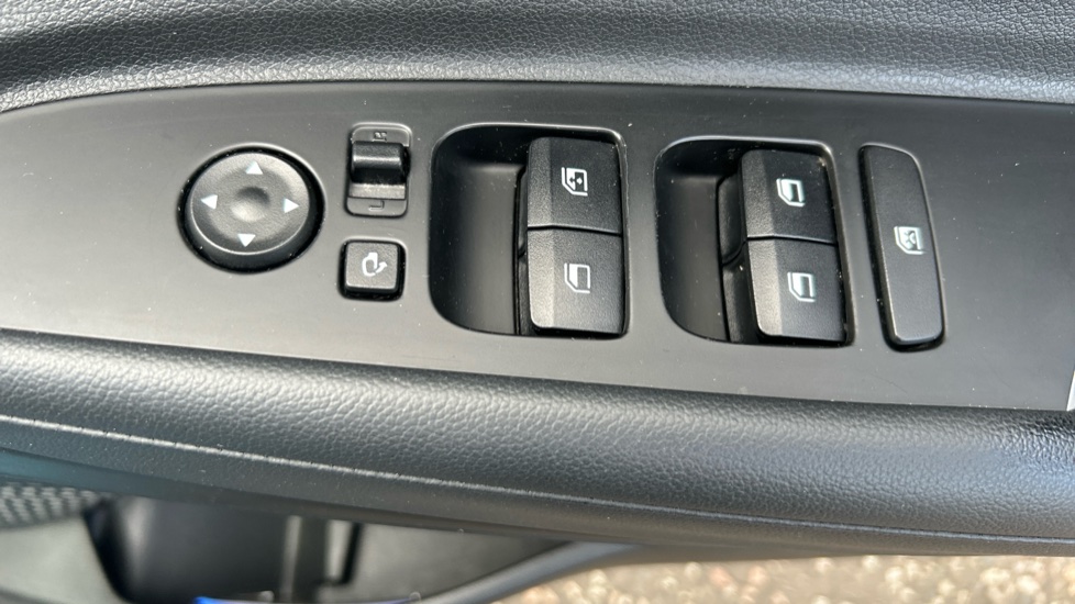 Hyundai BAYON 1.0 TGDi 48V MHEV SE Connect 5dr Petrol Hatchback - Image 39