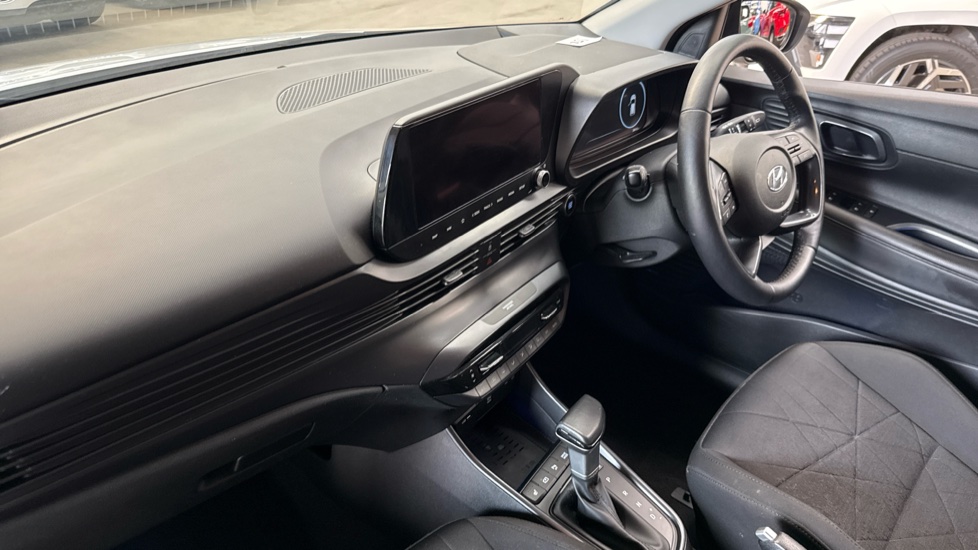 Hyundai BAYON 1.0 TGDi 48V MHEV Ultimate 5dr DCT Petrol Hatchback - Image 9