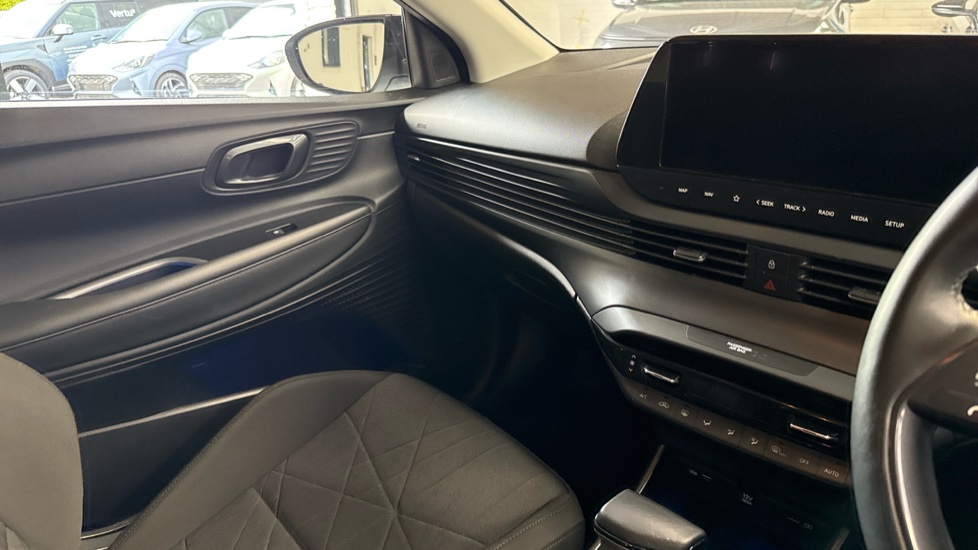 Hyundai BAYON 1.0 TGDi 48V MHEV Ultimate 5dr DCT Petrol Hatchback - Image 14