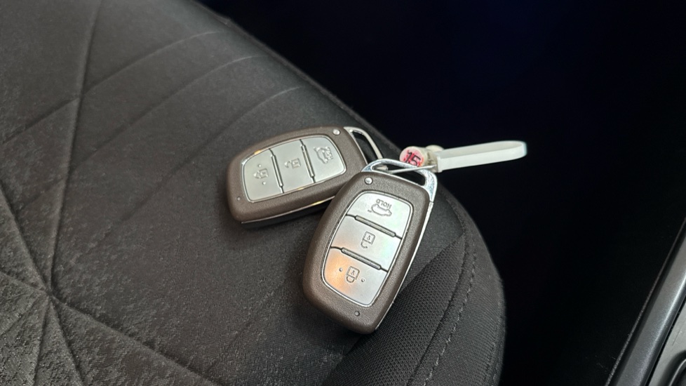 Hyundai BAYON 1.0 TGDi 48V MHEV Ultimate 5dr DCT Petrol Hatchback - Image 19