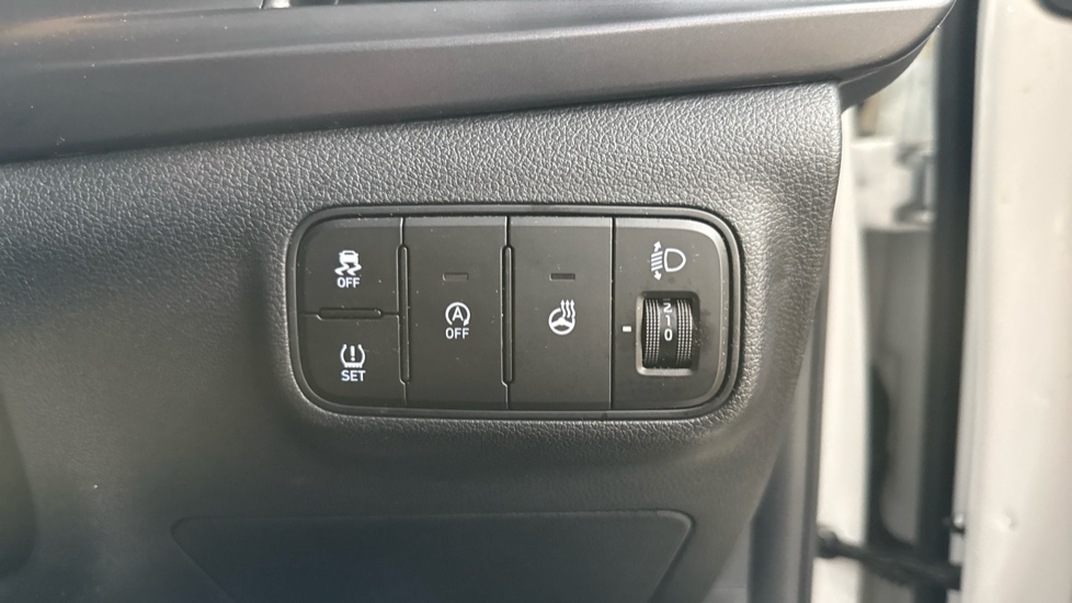 Hyundai BAYON 1.0 TGDi 48V MHEV Ultimate 5dr DCT Petrol Hatchback - Image 26