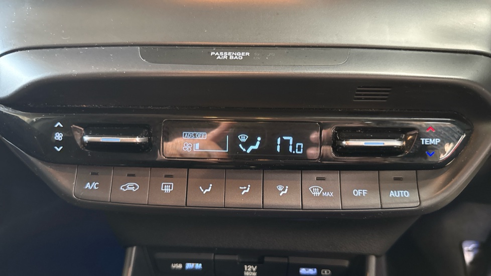 Hyundai BAYON 1.0 TGDi 48V MHEV Ultimate 5dr DCT Petrol Hatchback - Image 31