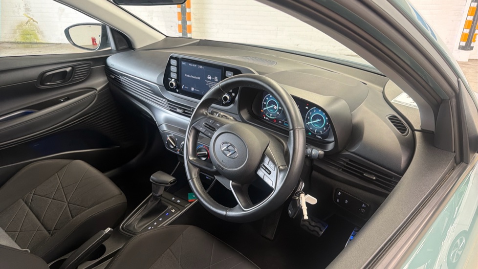 Hyundai BAYON 1.0 TGDi 48V MHEV SE Connect 5dr DCT Petrol Hatchback - Image 11
