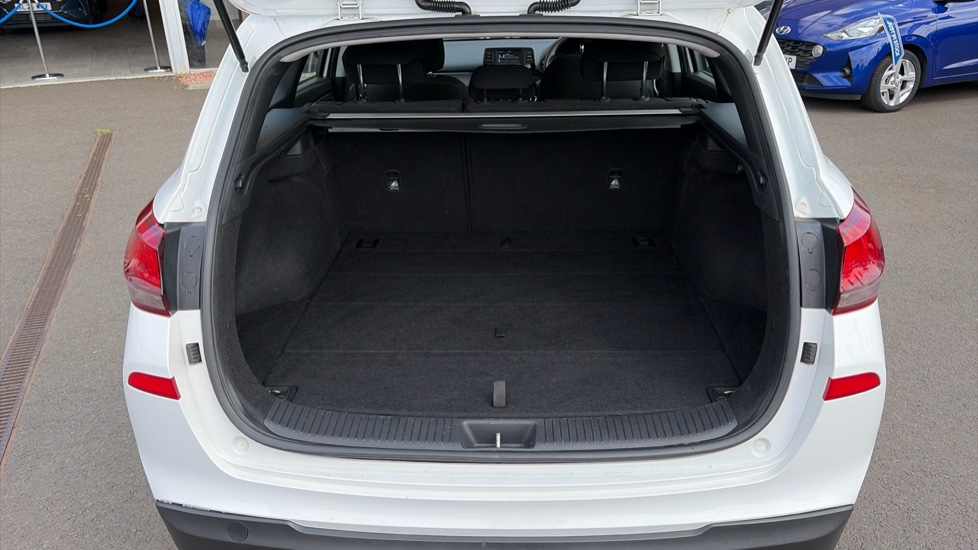 Hyundai i30 1.0T GDI S 5dr Petrol Estate - Image 4
