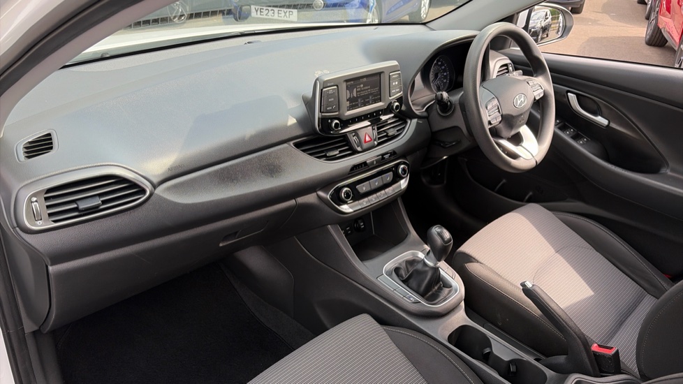 Hyundai i30 1.0T GDI S 5dr Petrol Estate - Image 9