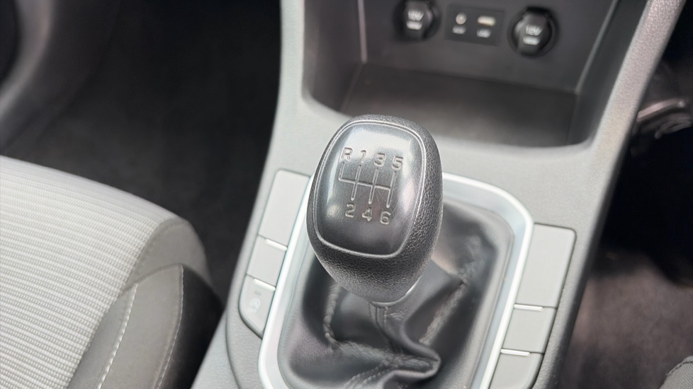Hyundai i30 1.0T GDI S 5dr Petrol Estate - Image 34