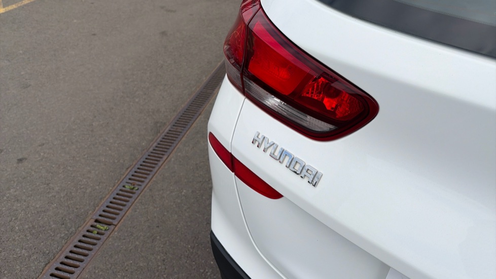 Hyundai i30 1.0T GDI S 5dr Petrol Estate - Image 40