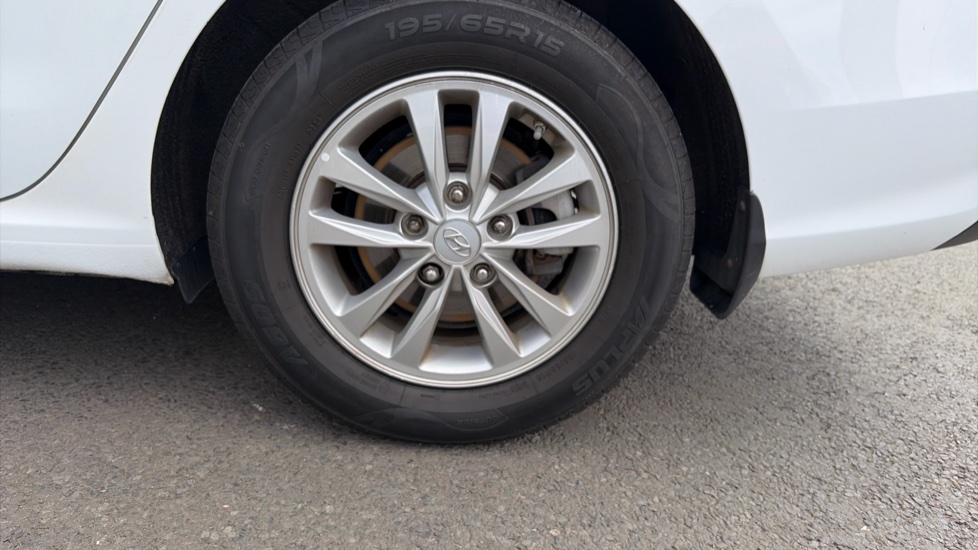 Hyundai i30 1.0T GDI S 5dr Petrol Estate - Image 41