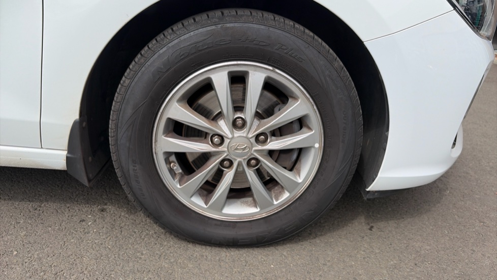 Hyundai i30 1.0T GDI S 5dr Petrol Estate - Image 43