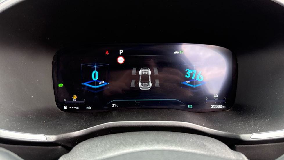 Hyundai SANTA FE 1.6 TGDi Plug-in Hybrid Ultimate 5dr 4WD Auto Estate - Image 18