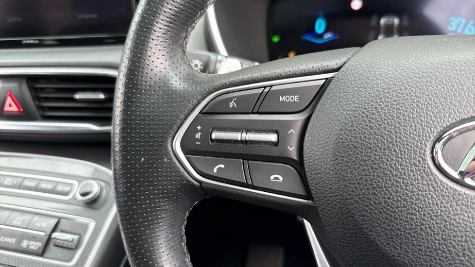 Hyundai SANTA FE 1.6 TGDi Plug-in Hybrid Ultimate 5dr 4WD Auto Estate - Image 21