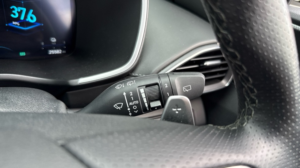 Hyundai SANTA FE 1.6 TGDi Plug-in Hybrid Ultimate 5dr 4WD Auto Estate - Image 23