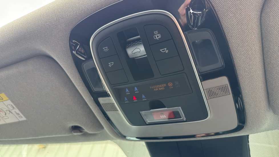 Hyundai SANTA FE 1.6 TGDi Plug-in Hybrid Ultimate 5dr 4WD Auto Estate - Image 29