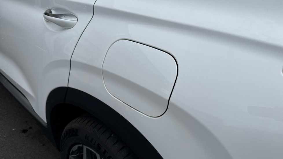 Hyundai SANTA FE 1.6 TGDi Plug-in Hybrid Ultimate 5dr 4WD Auto Estate - Image 39