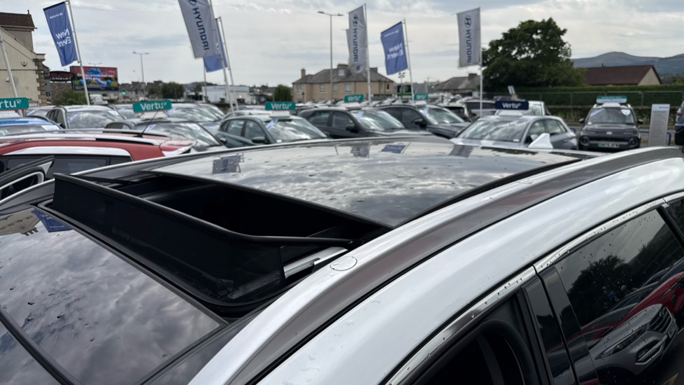 Hyundai SANTA FE 1.6 TGDi Plug-in Hybrid Ultimate 5dr 4WD Auto Estate - Image 41