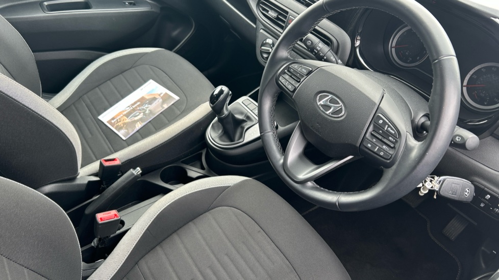 Hyundai i10 1.2 MPi SE Connect 5dr Auto Petrol Hatchback - Image 14