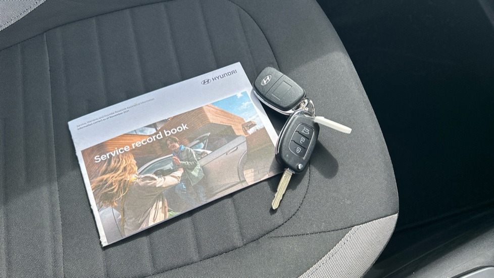 Hyundai i10 1.2 MPi SE Connect 5dr Auto Petrol Hatchback - Image 19