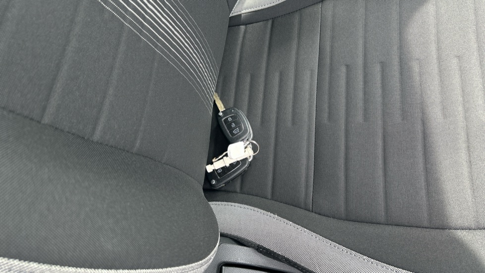 Hyundai i10 1.2 MPi SE Connect 5dr Auto Petrol Hatchback - Image 20