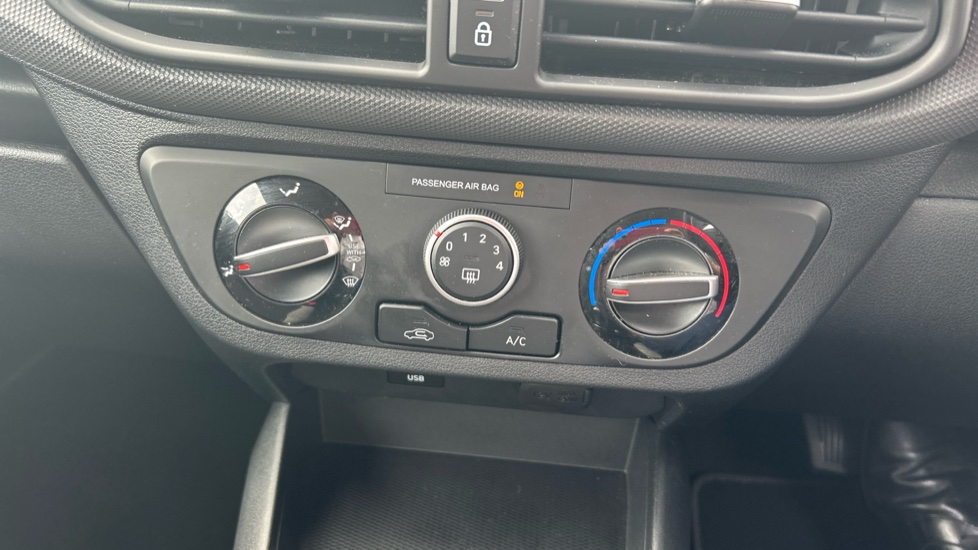 Hyundai i10 1.2 MPi SE Connect 5dr Auto Petrol Hatchback - Image 21