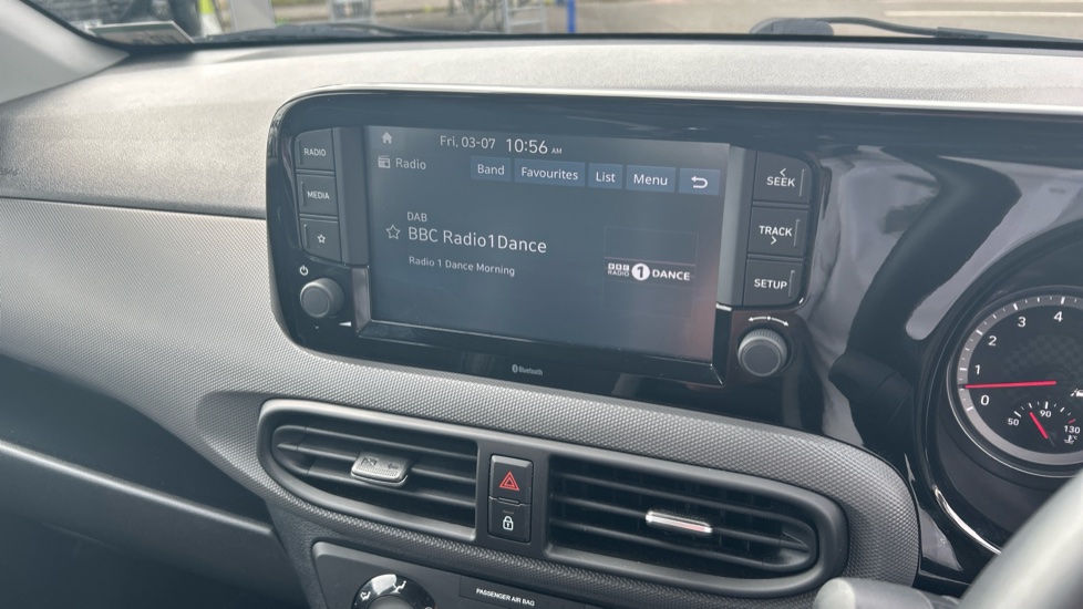 Hyundai i10 1.2 MPi SE Connect 5dr Auto Petrol Hatchback - Image 32