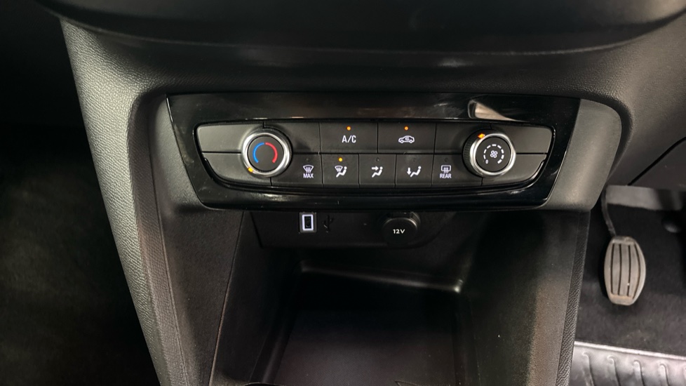 Vauxhall Corsa 1.2 Design 5dr Petrol Hatchback - Image 26