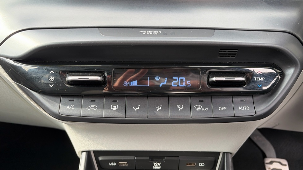 Hyundai BAYON 1.0 TGDi 48V MHEV Ultimate 5dr Petrol Hatchback - Image 34