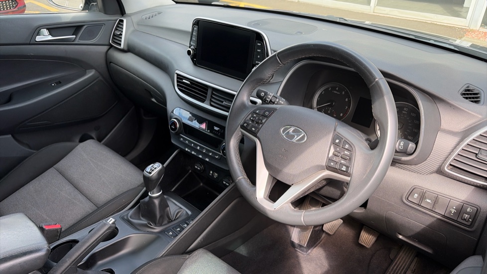 Hyundai TUCSON 1.6 GDi SE Nav 5dr 2WD Petrol Estate - Image 11