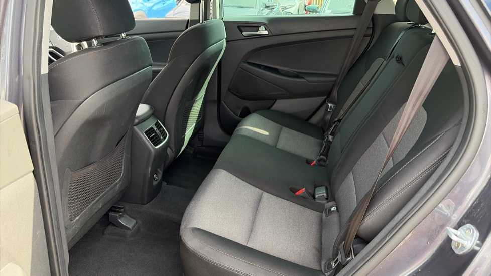 Hyundai TUCSON 1.6 GDi SE Nav 5dr 2WD Petrol Estate - Image 16
