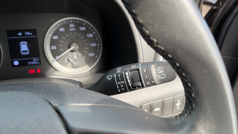 Hyundai TUCSON 1.6 GDi SE Nav 5dr 2WD Petrol Estate - Image 23