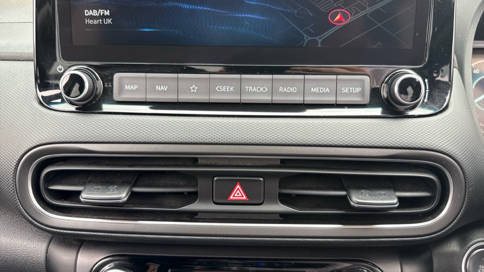 Hyundai KONA 1.6 GDi Hybrid Premium 5dr DCT Hybrid Hatchback - Image 26