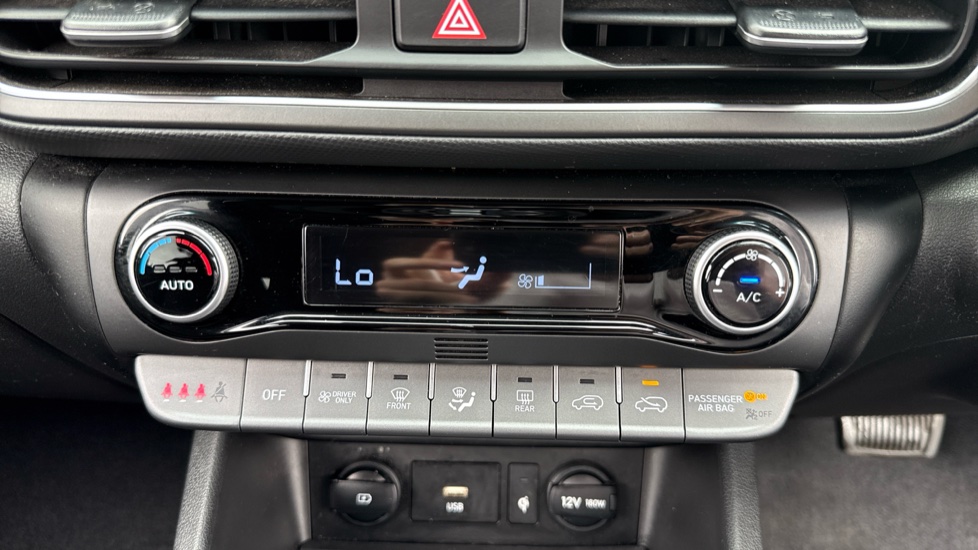 Hyundai KONA 1.6 GDi Hybrid Premium 5dr DCT Hybrid Hatchback - Image 27