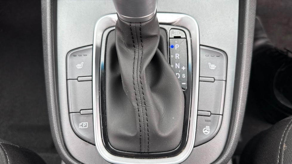 Hyundai KONA 1.6 GDi Hybrid Premium 5dr DCT Hybrid Hatchback - Image 28