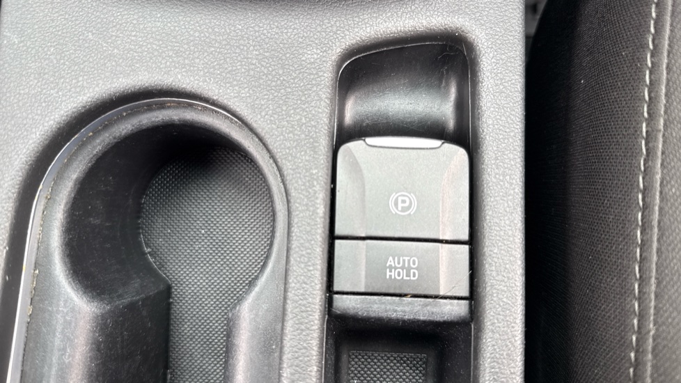 Hyundai KONA 1.6 GDi Hybrid Premium 5dr DCT Hybrid Hatchback - Image 29