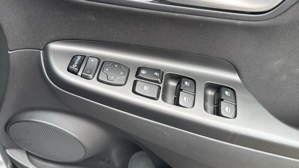 Hyundai KONA 1.6 GDi Hybrid Premium 5dr DCT Hybrid Hatchback - Image 33