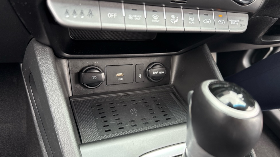 Hyundai KONA 1.6 GDi Hybrid Premium 5dr DCT Hybrid Hatchback - Image 36