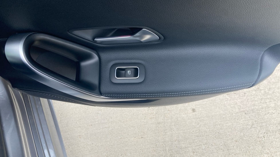 Mercedes-Benz CLA 180 AMG Line Premium Plus 5dr Tip Auto Petrol Estate - Image 25