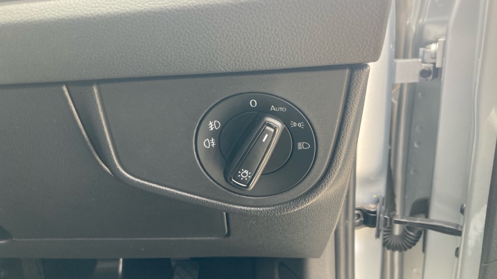 Volkswagen Taigo 1.0 TSI 110 Style 5dr Petrol Hatchback - Image 35