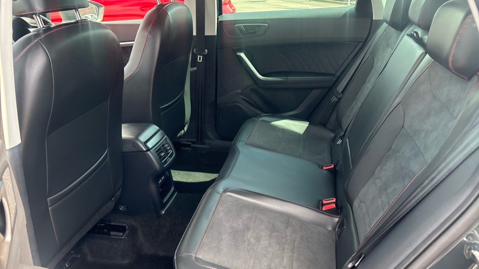 SEAT Ateca 1.5 TSI EVO FR 5dr DSG Petrol Estate - Image 16