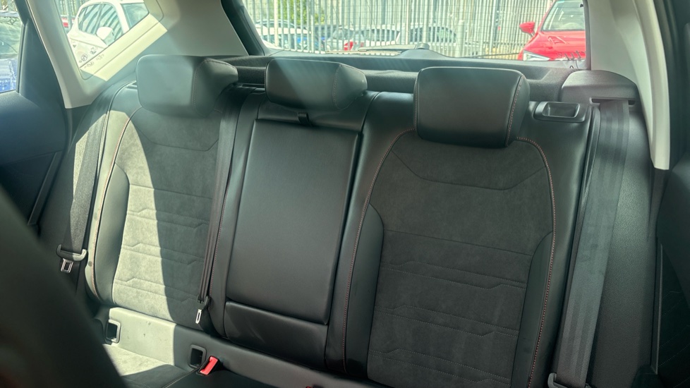 SEAT Ateca 1.5 TSI EVO FR 5dr DSG Petrol Estate - Image 22
