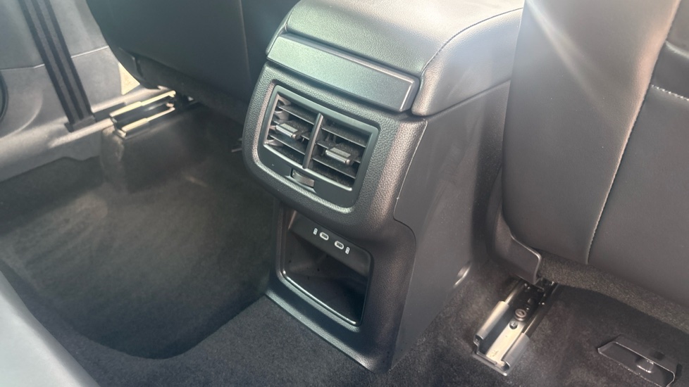 SEAT Ateca 1.5 TSI EVO FR 5dr DSG Petrol Estate - Image 25