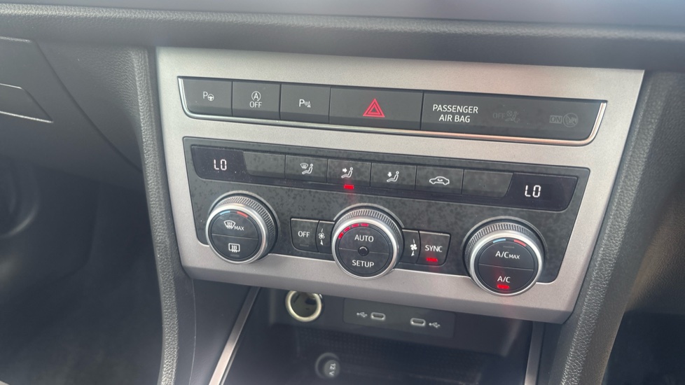 SEAT Ateca 1.5 TSI EVO FR 5dr DSG Petrol Estate - Image 29