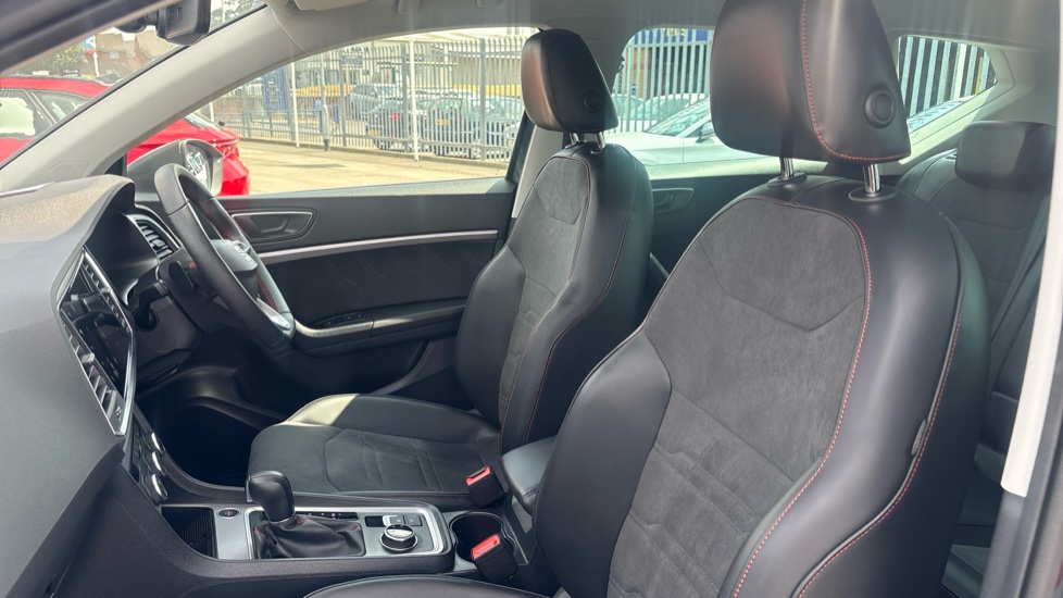 SEAT Ateca 1.5 TSI EVO FR 5dr DSG Petrol Estate - Image 32