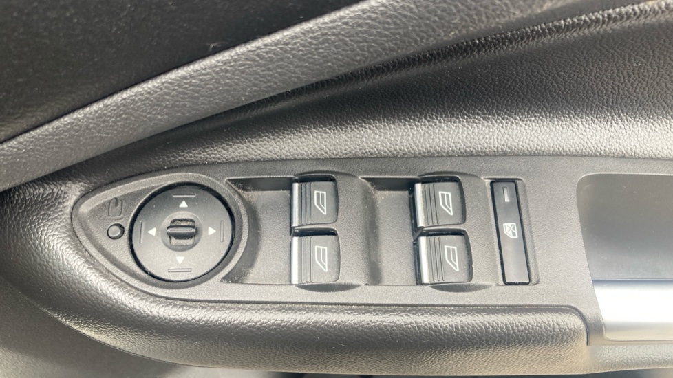 Ford Kuga 2.0 TDCi 180 ST-Line X 5dr Diesel Estate - Image 33