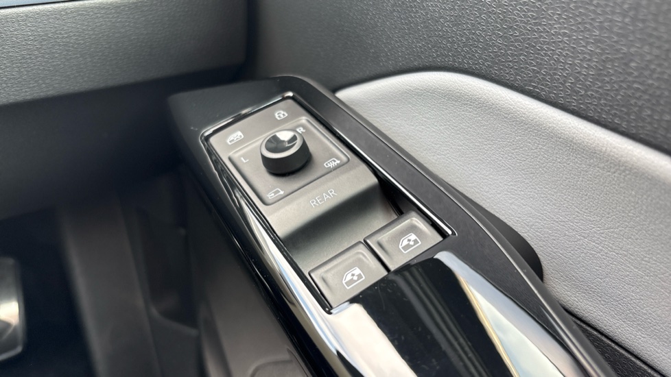 Volkswagen ID.3 150kW Tour Pro S 77kWh 5dr Auto Electric Hatchback - Image 22