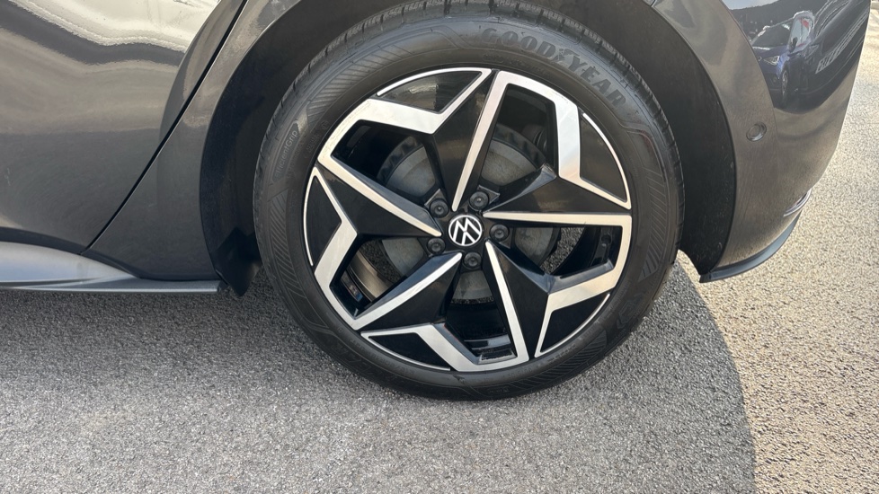Volkswagen ID.3 150kW Tour Pro S 77kWh 5dr Auto Electric Hatchback - Image 38