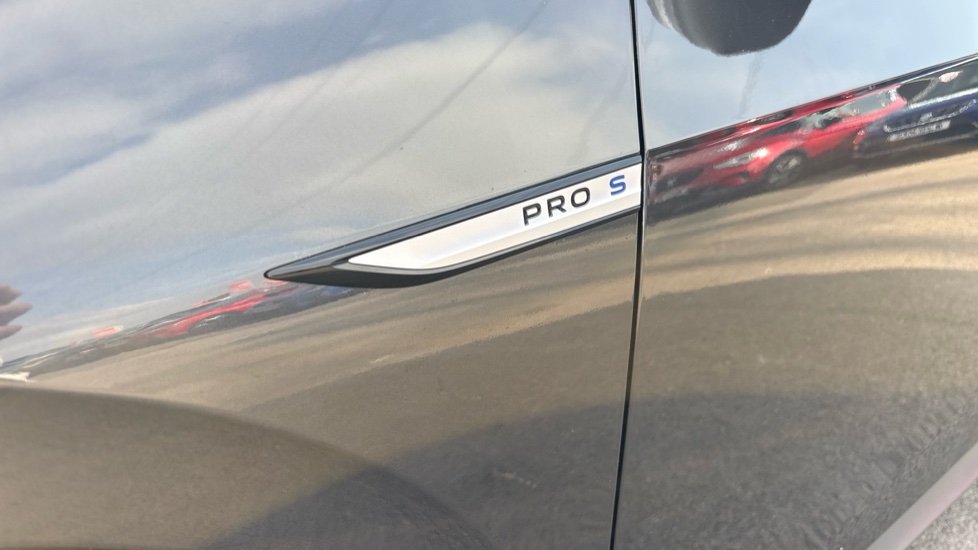 Volkswagen ID.3 150kW Tour Pro S 77kWh 5dr Auto Electric Hatchback - Image 39