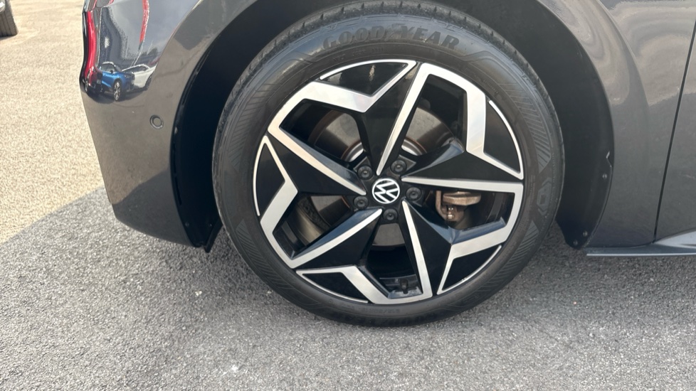 Volkswagen ID.3 150kW Tour Pro S 77kWh 5dr Auto Electric Hatchback - Image 41