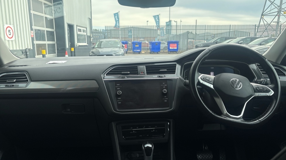 Volkswagen Tiguan Allspace 1.5 TSI Life 5dr DSG Petrol Estate - Image 10