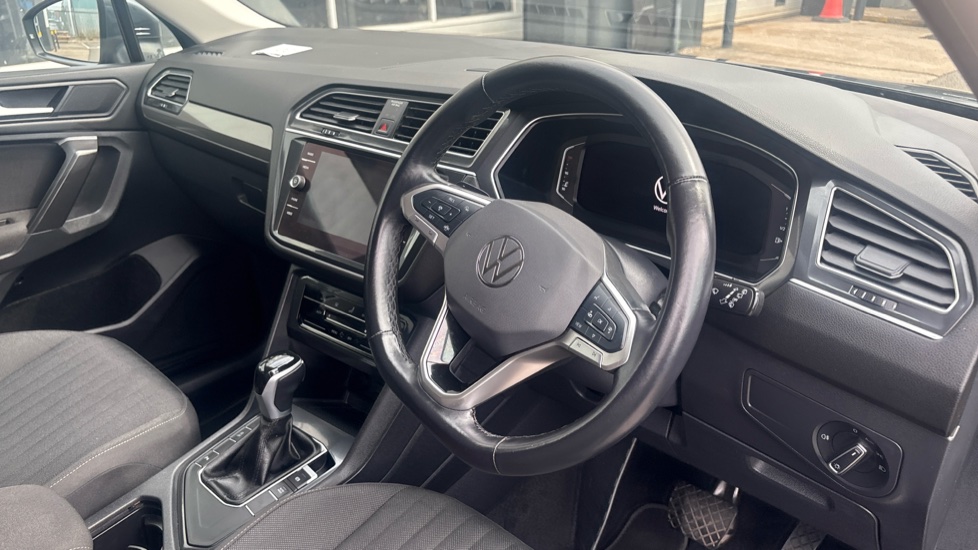 Volkswagen Tiguan Allspace 1.5 TSI Life 5dr DSG Petrol Estate - Image 11